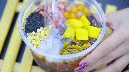 全球疯抢的网红小吃都来徐州苏宁负一层了！100元能吃掉一半