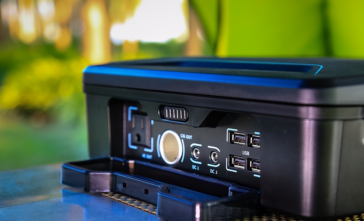 太阳能板充电发电机,户外便携太阳能发电机的优缺点