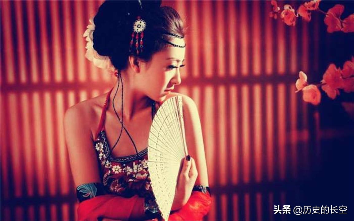 古代女人腰间为什么系红绳,古代红尘女子脚戴红绳是什么原因