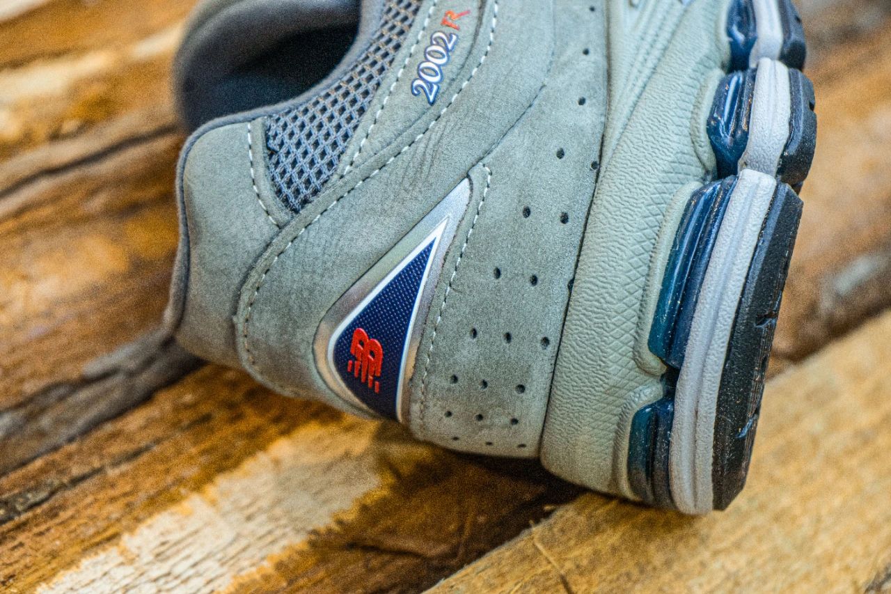 newbalance2002r麂皮复古蓝米白,好看的newbalance外套