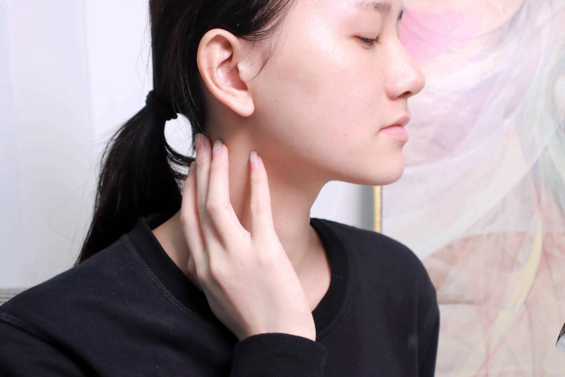 去颈纹用什么护颈霜效果好,哪个牌子的颈霜去颈纹效果最好