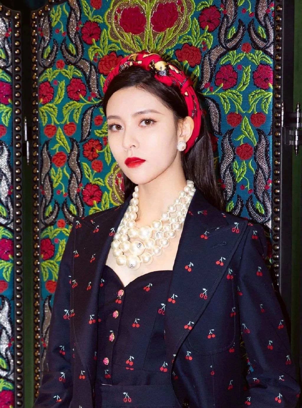 欧阳娜娜、宋妍霏都在戴的宽发带，简直是秃头女孩的救星