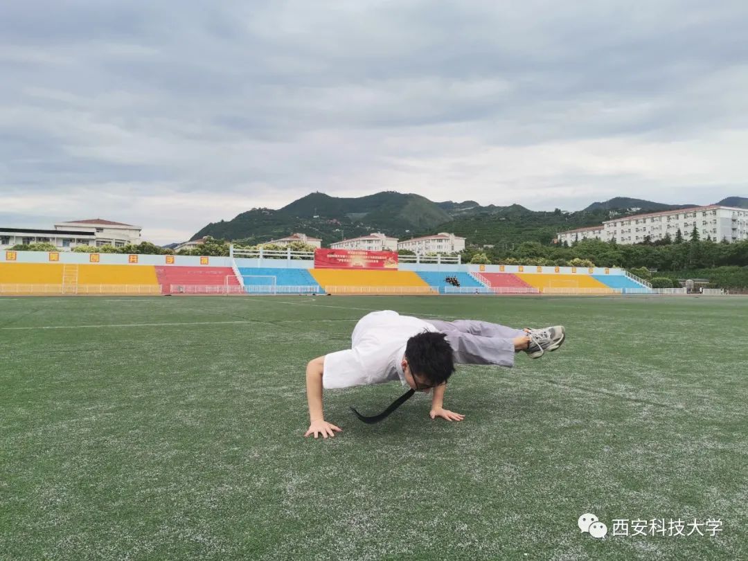 年薪40W+，签约字节、阿里...西科的“宝藏男孩”都在这个宿舍