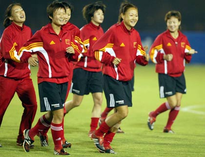 中国女足2003年滕巍进球的那一刻,女足名将滕巍