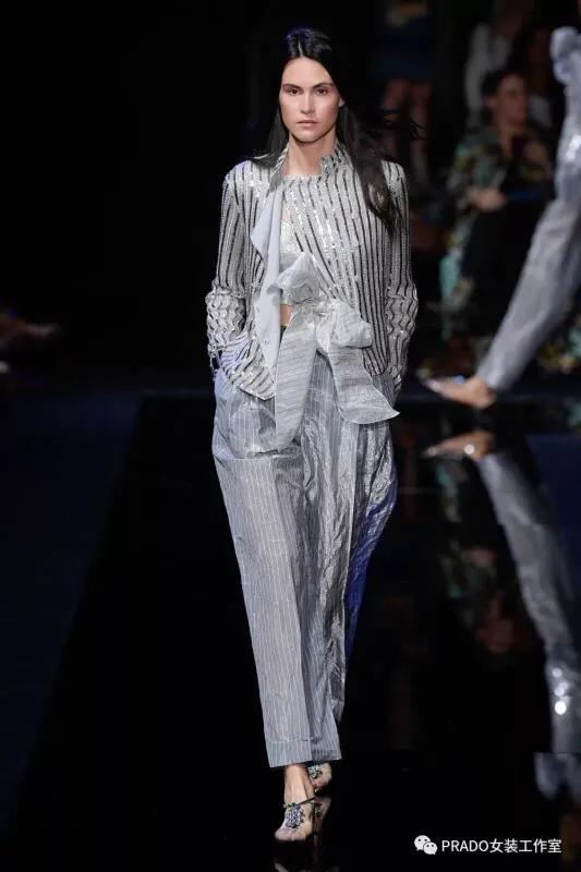 2021乔治阿玛尼春夏时装秀 (安普里奥·阿玛尼ar2500报价)