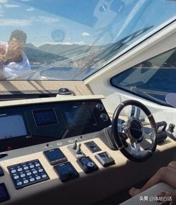 c罗豪华游艇曝光,c罗奢侈度假