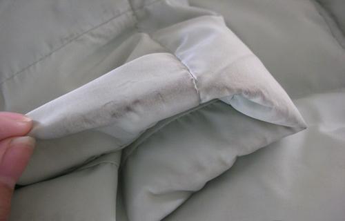 羽绒服清洗加什么会洗得干净,羽绒服的袖口和领口脏了怎么干洗