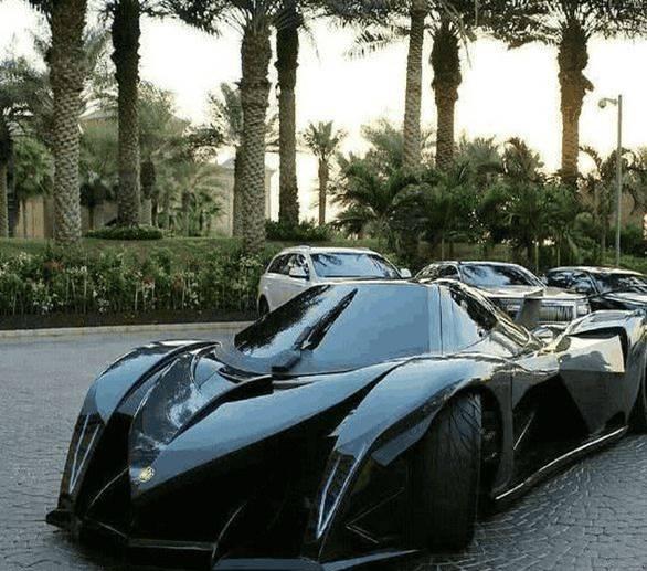 迪拜王子最壕座驾，全球仅1辆，价值5亿，却只借给中国这位巨星