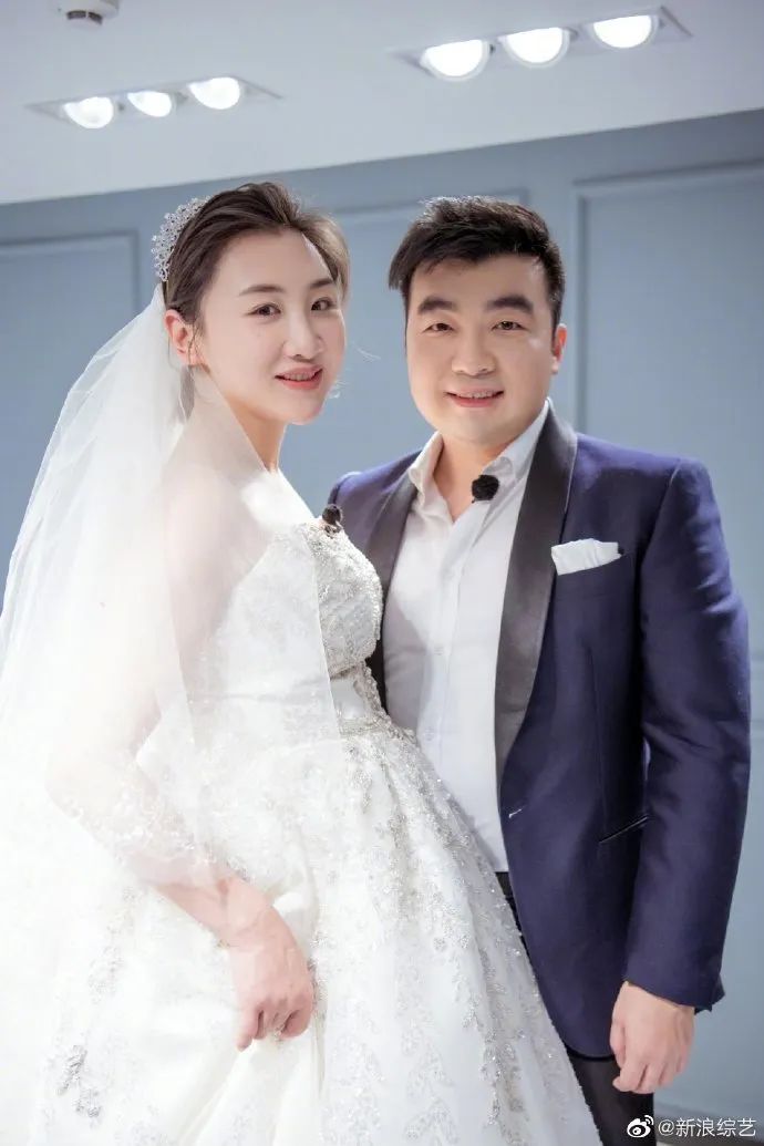 回顾何雯娜的成长经历,现在的何雯娜