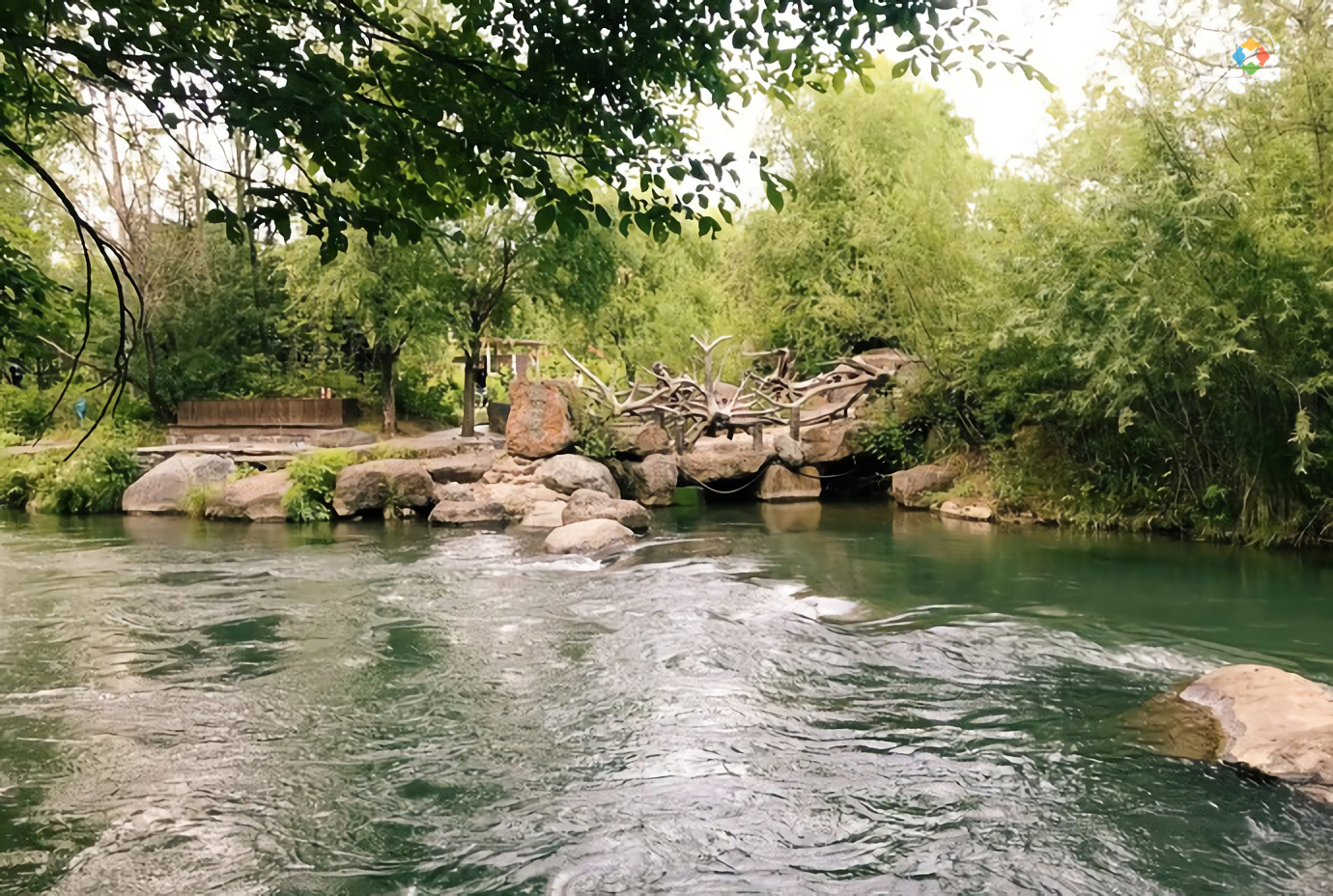 获得国际慢城联盟认可，红绿灯都没有的东北小镇，二道白河值得去