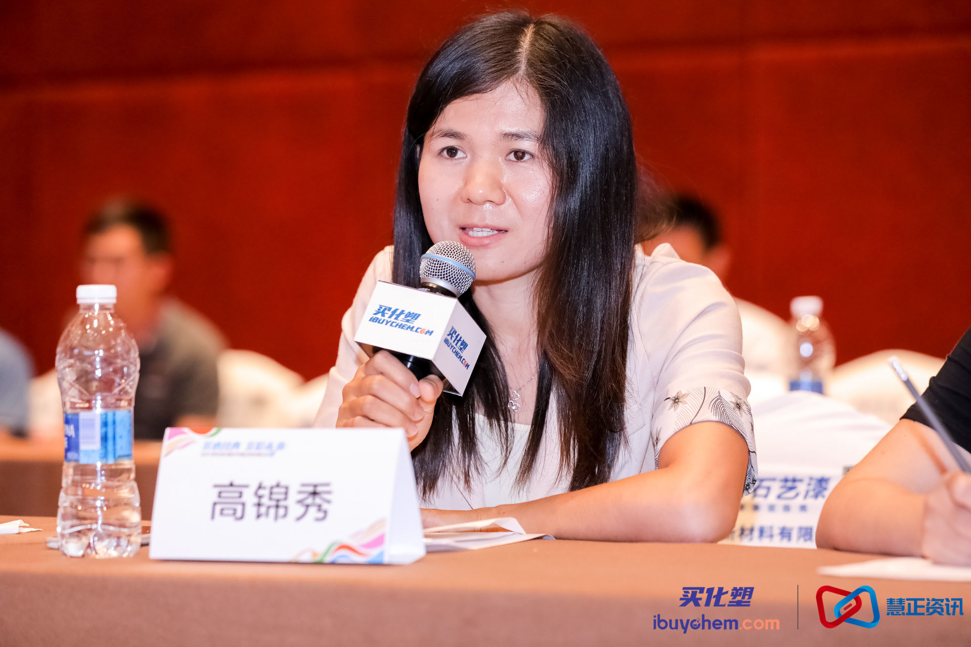 多彩涂料的解决方案,多彩涂料与真石漆