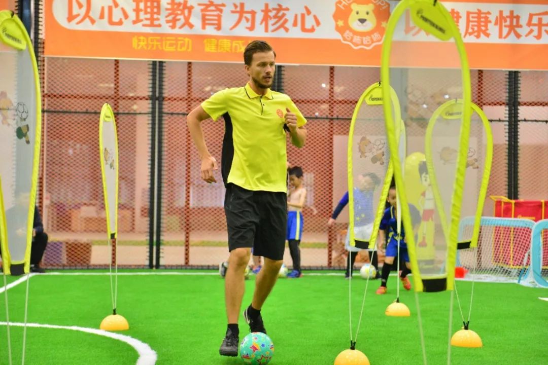 2019哈咘哈咘“小足球开启大梦想”福州市亲子嘉年华活动成功举办