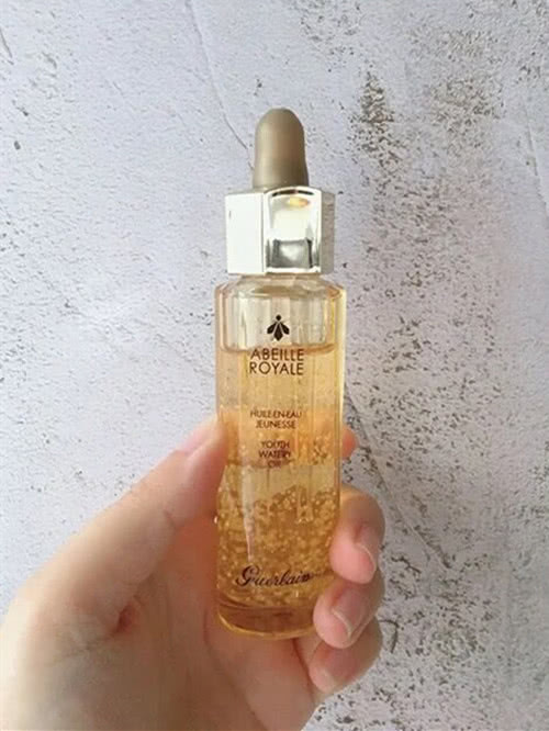 红腰子和小棕瓶精华哪个好用,小棕瓶精华和红腰子精华哪个好用