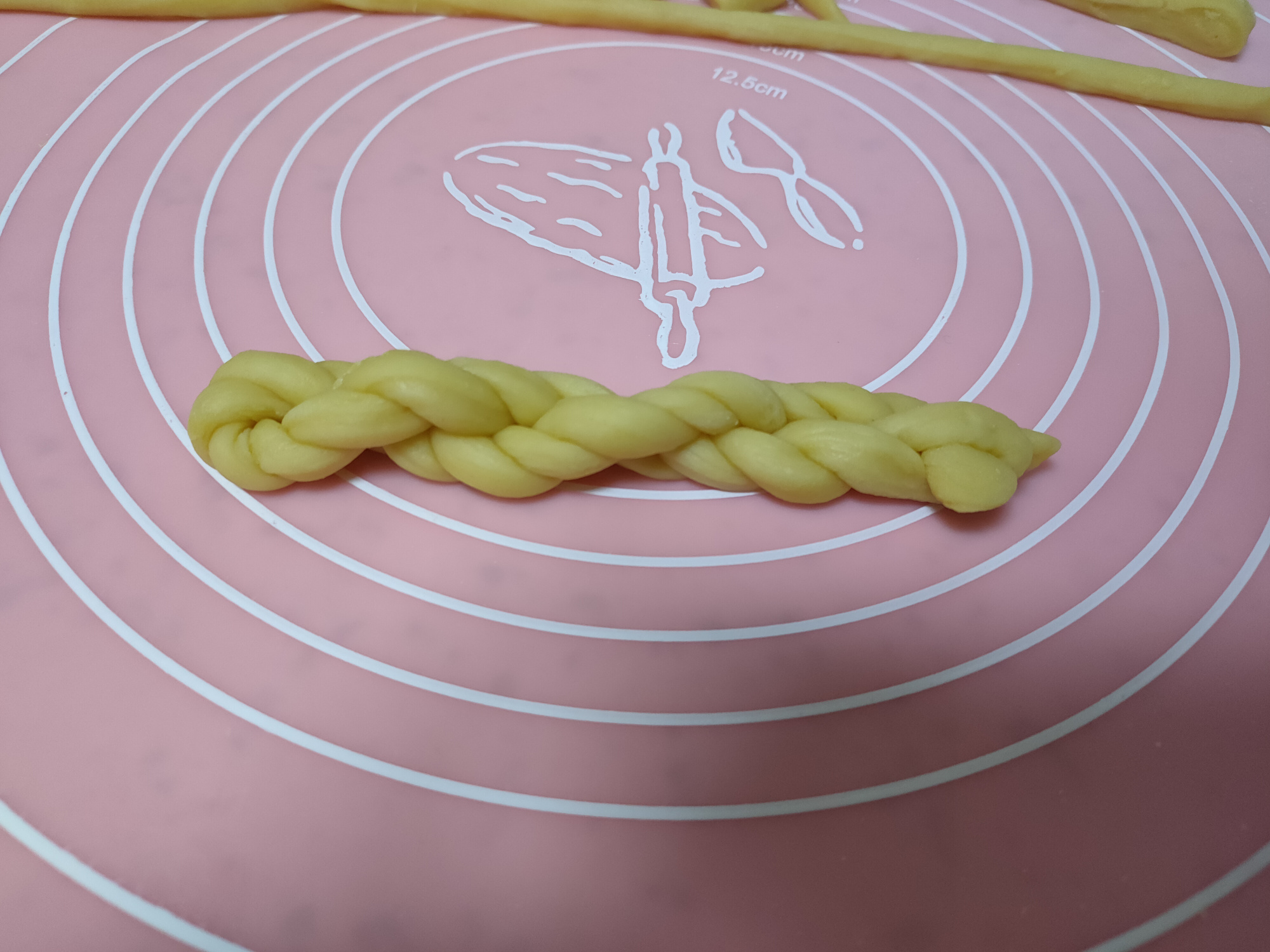 炸麻花放脆皮粉吗,炸麻花加泡打粉吗