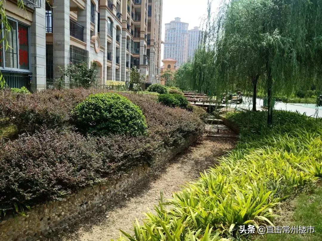 惊了!一街之隔,常州3家小区门禁天差地别