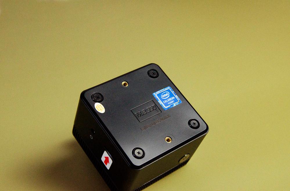 可以放进背包的主机,可以塞进行李箱的主机