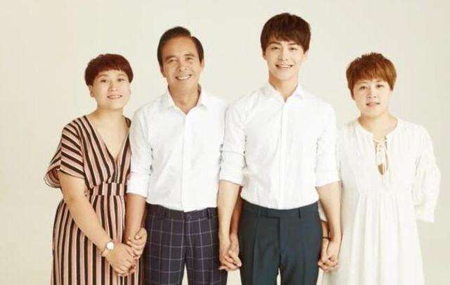 5岁丧母，父亲玩消失，被姐姐带大的马天宇，才是娱乐圈励志典范