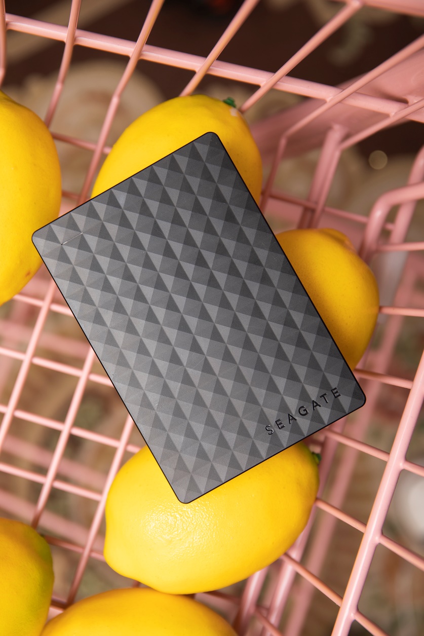 希捷新睿翼3tb移动硬盘3.5寸,希捷睿翼硬盘介绍