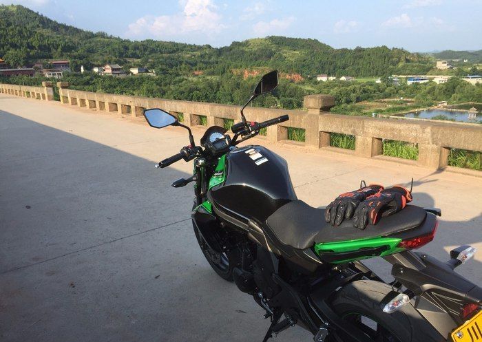 川崎er6n改装新款z650,川崎er6n和z650两款发动机一样吗