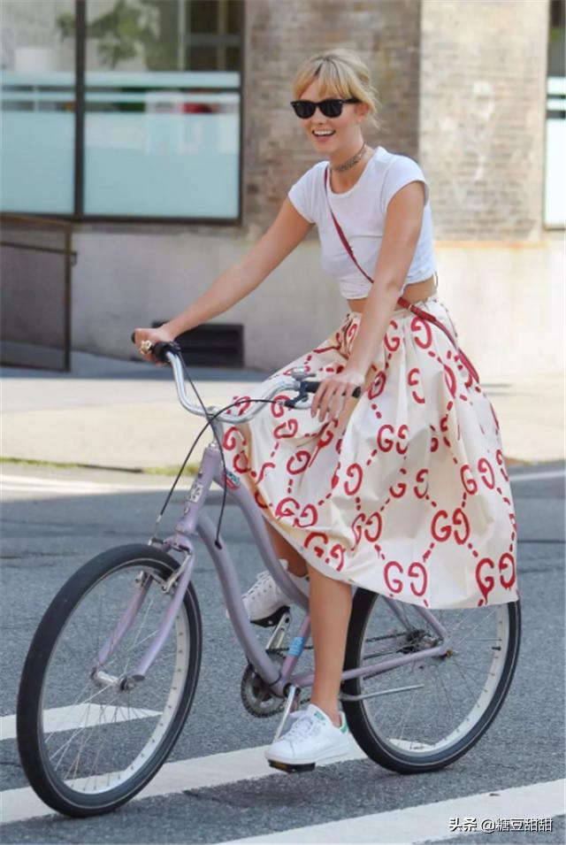 穿白色短袖如何不脏,穿白短袖配什么裤子