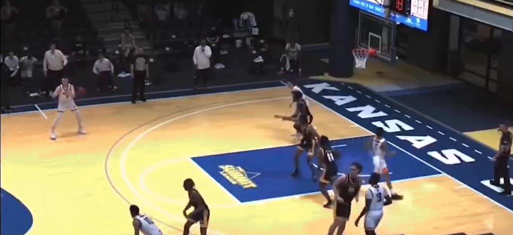 正确抢篮板球方式,篮板球诀窍