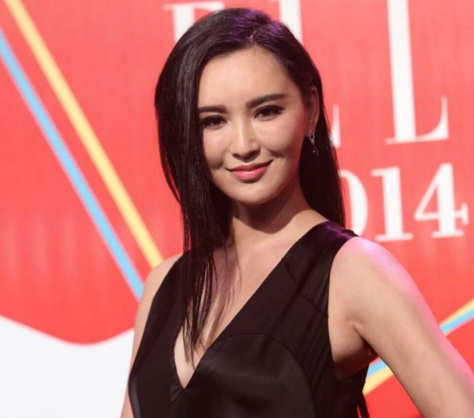 “神婆”莫小奇：大学怀孕生子，败光父母80万，圈内“乌鸦嘴”