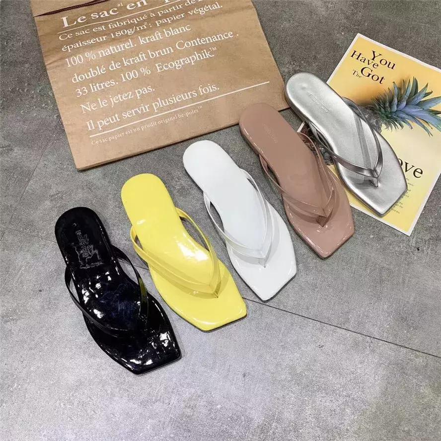 宽胖脚凉鞋好看,四十岁女人大宽脚适合啥凉鞋