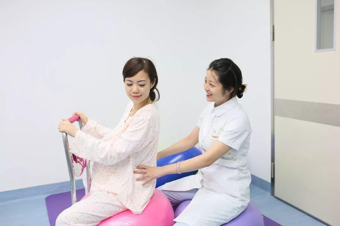 孕妇第二胎宫缩很久都没生怎么办,孕妇宫缩阵痛剧烈难受家里没人