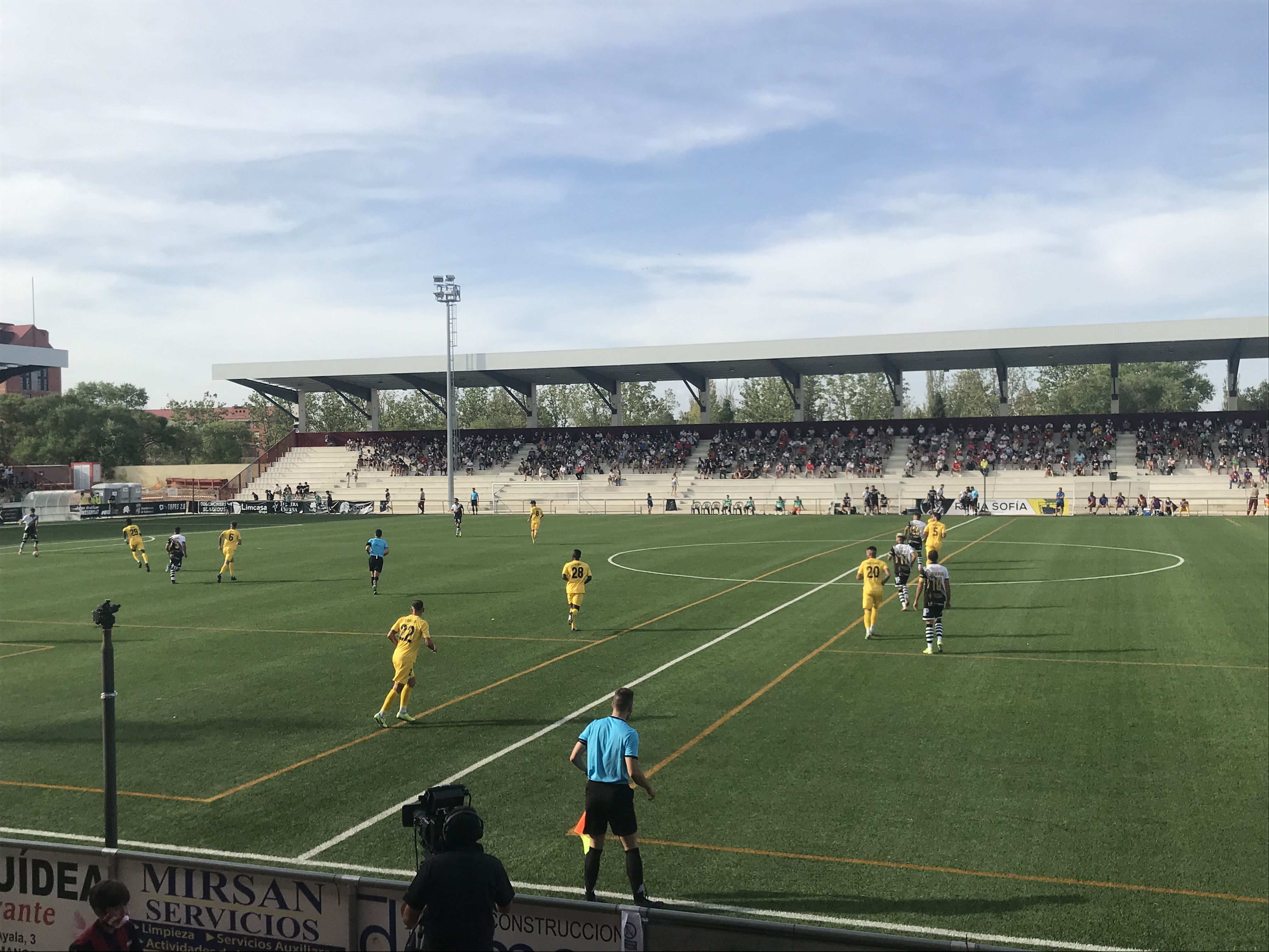 西班牙西乙三冠,西班牙人队降入西乙