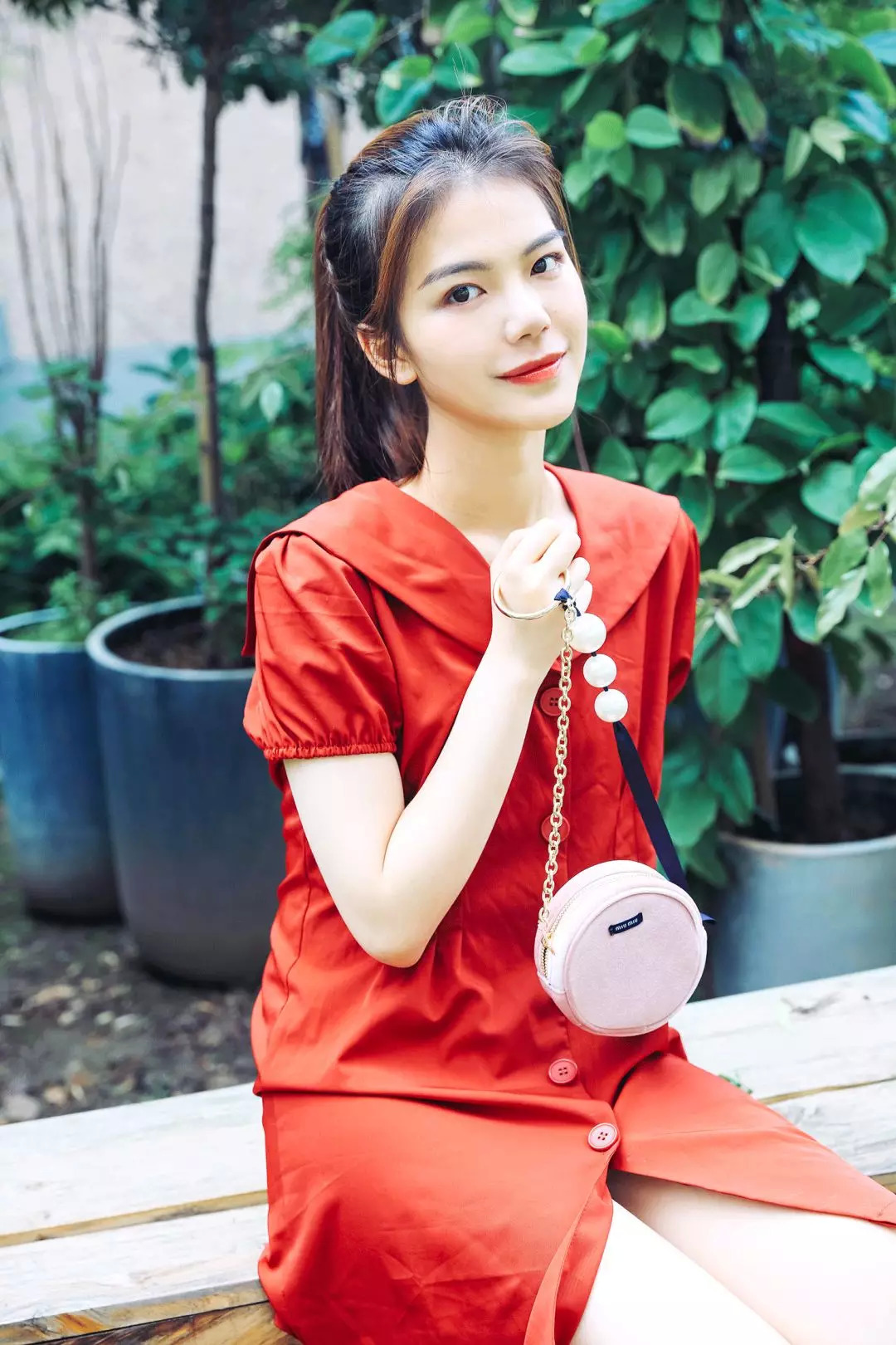 废旧纸袋如何做收纳包包,大牌纸袋斜挎包包改造教程