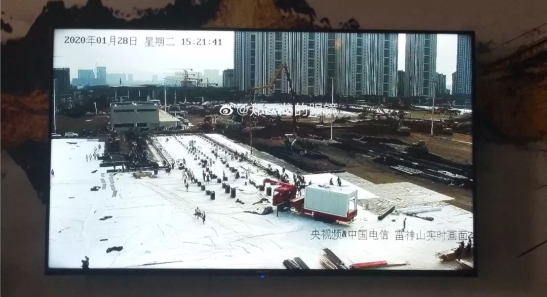 3000万网络包工头不睡觉，看武汉造医院！为中国速度点赞