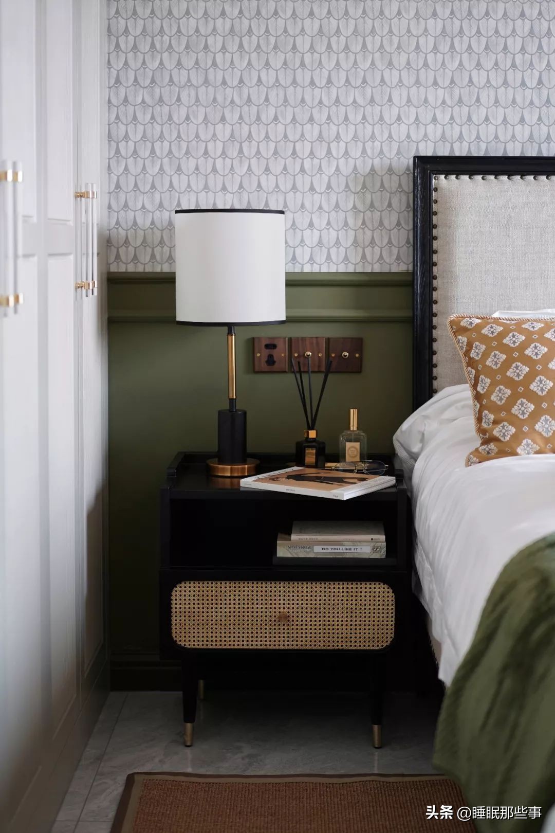 看了一眼她家的绿墙,我觉得我家还可以再抢救一下