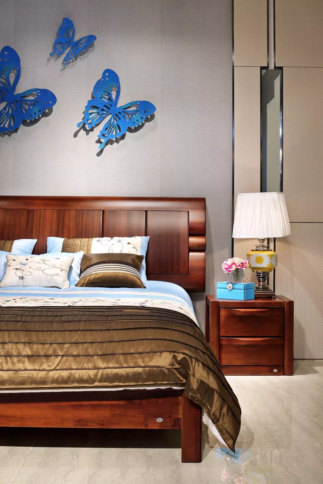 实木的大床好吗,实木大床睡觉就是舒服