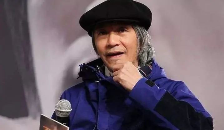 与周星驰签约8年只拍了2部戏,与周星驰签约8年只演2部戏