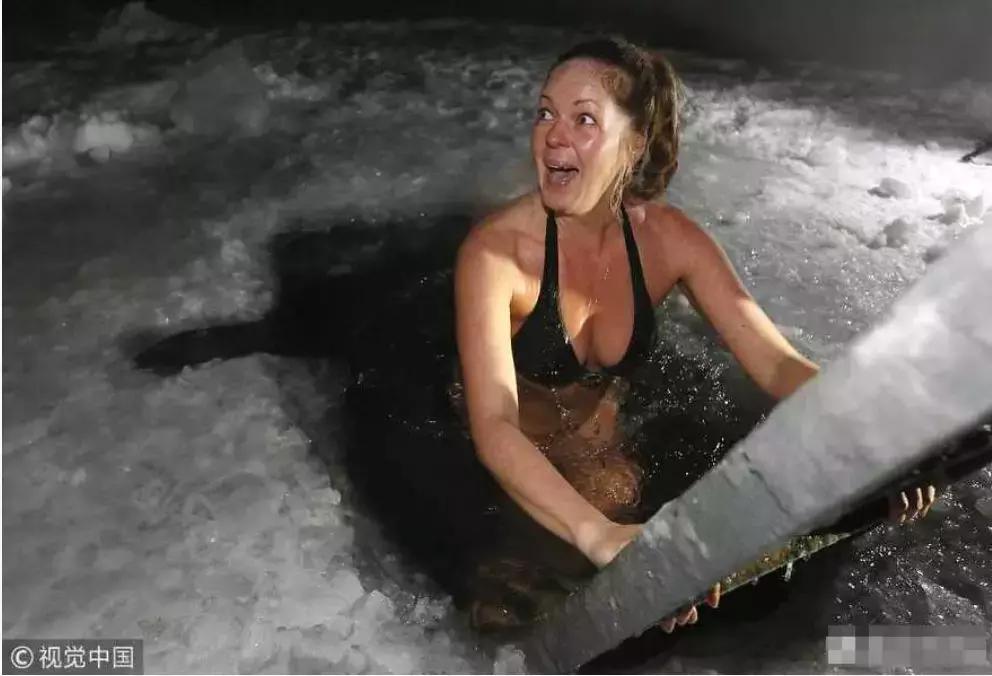 跳楼当游戏,冬天跳冰窟窿,彪悍的俄罗斯人还干过哪些逆天事