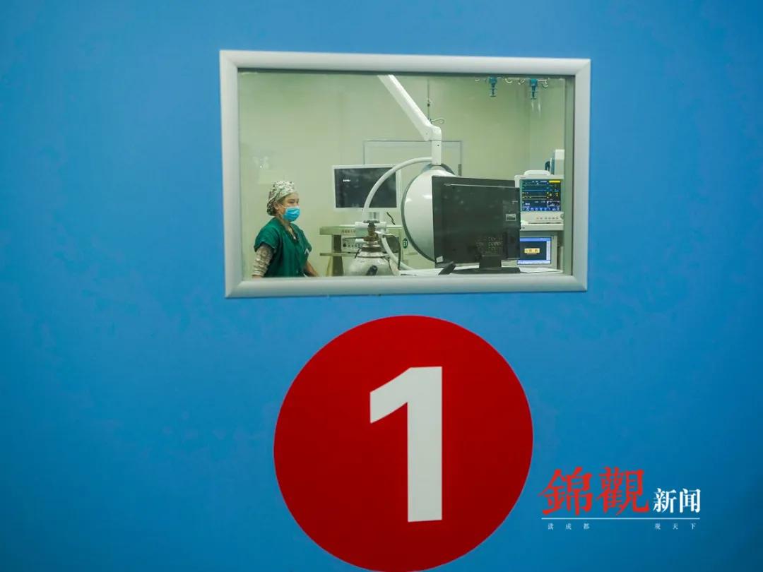 雪山下建筑物,雪山下建一座自己的木屋