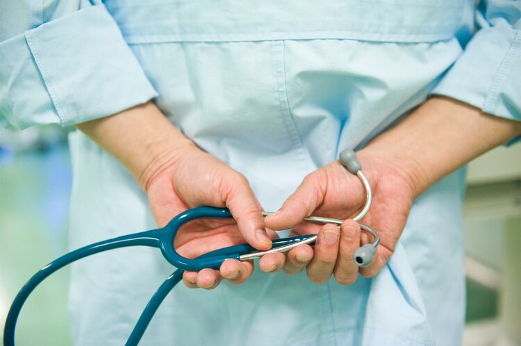 脸部感染溃烂后留疤,面部溃烂已穿孔