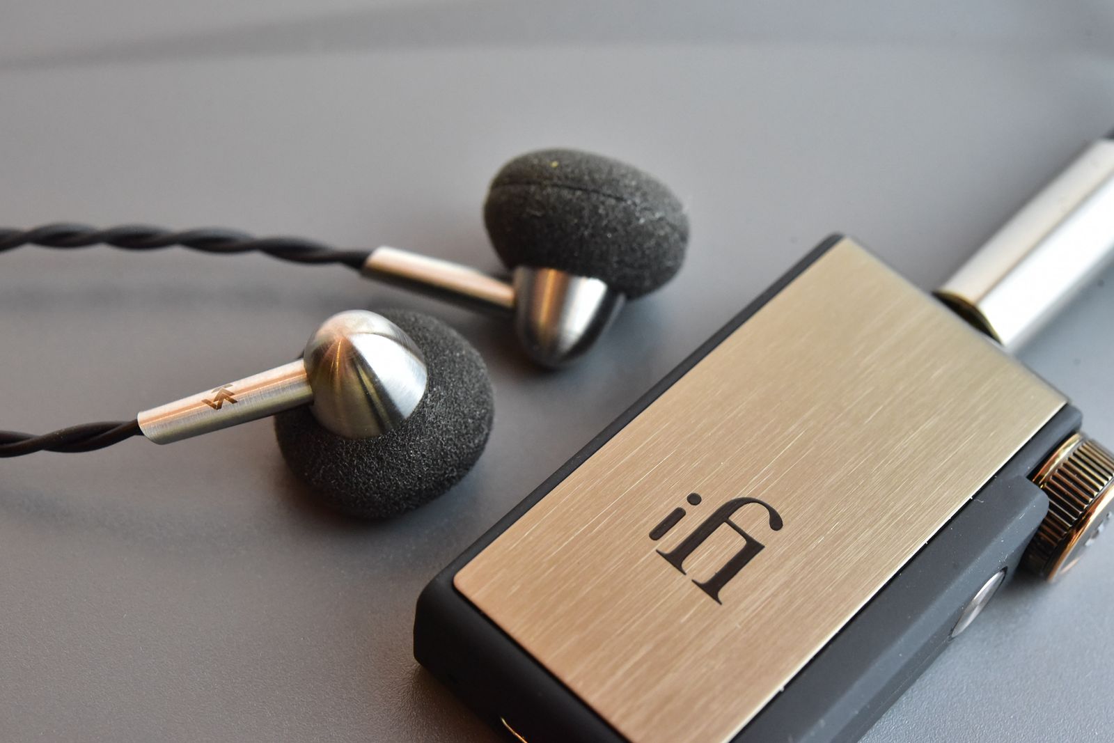 iFiGOBlu迷你蓝牙耳放评测，它有能力取代各种手机耳放线