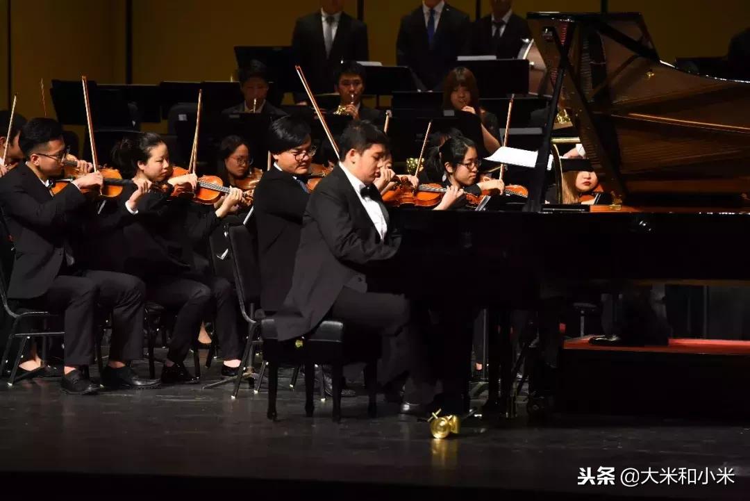 我把重度自闭症儿子从悬崖边上拉回来，与音乐共舞！