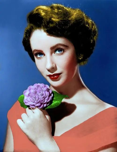 口红的前世今生：唇上彩虹，让美流入人间五千年