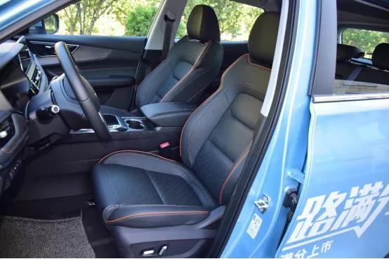 瑞虎5x1.5和长安cs35plus1.6哪个好,瑞虎5x试驾空间