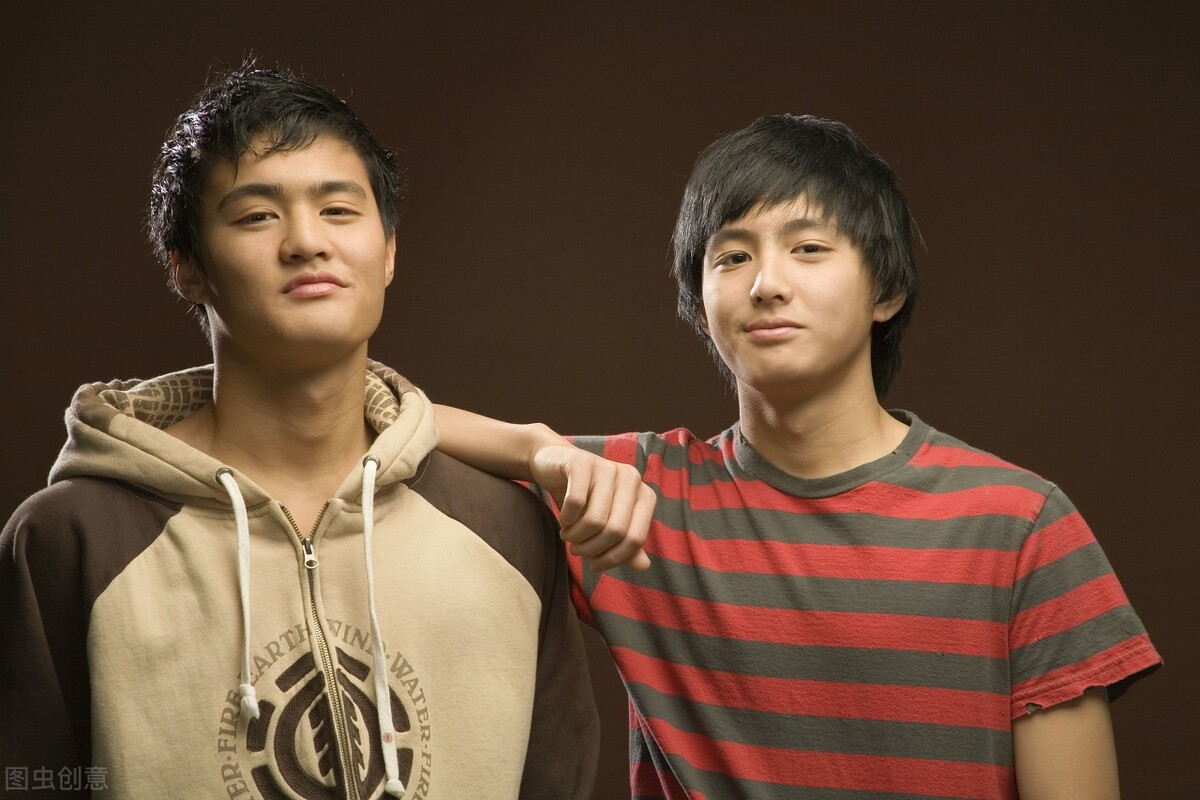 谈一个很好很好的朋友吧，是喜欢转移话题的那种