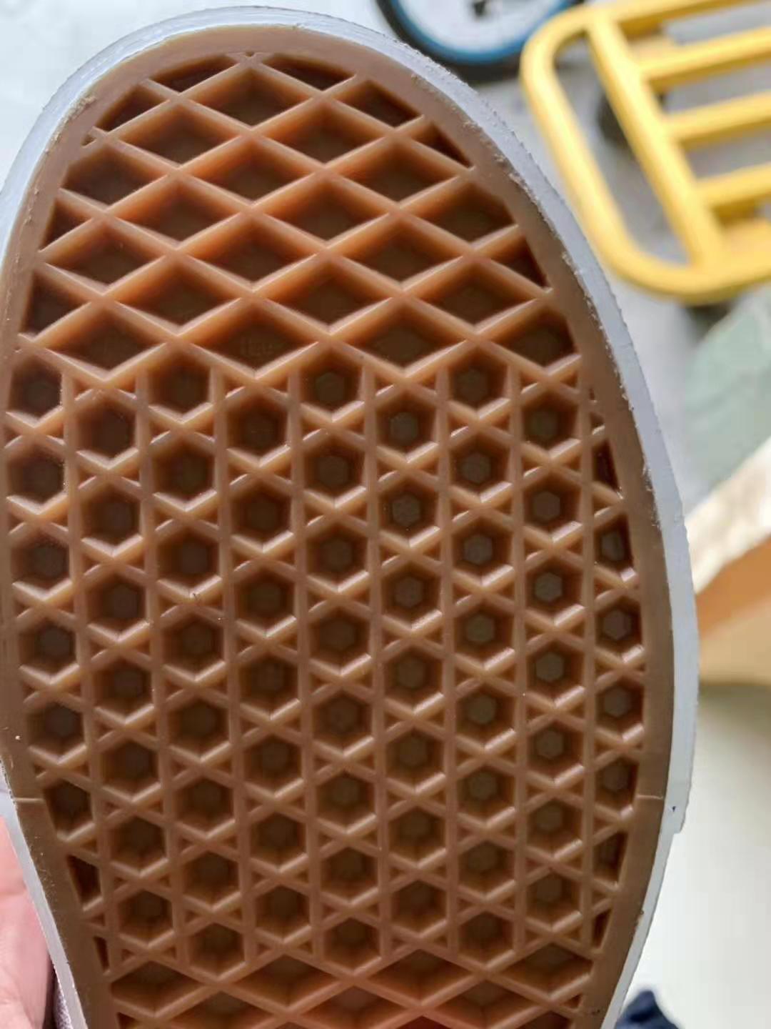 如何鉴定vans真假衣服,vans如何通过鞋盒辨别真假