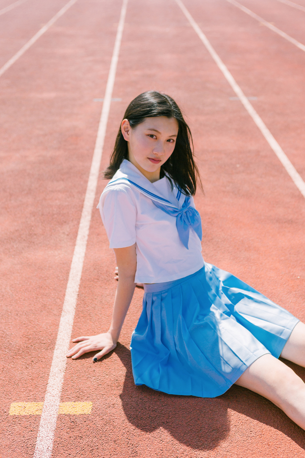 校园人像摄影作品拍摄技巧,校园感拍照姿势阳光