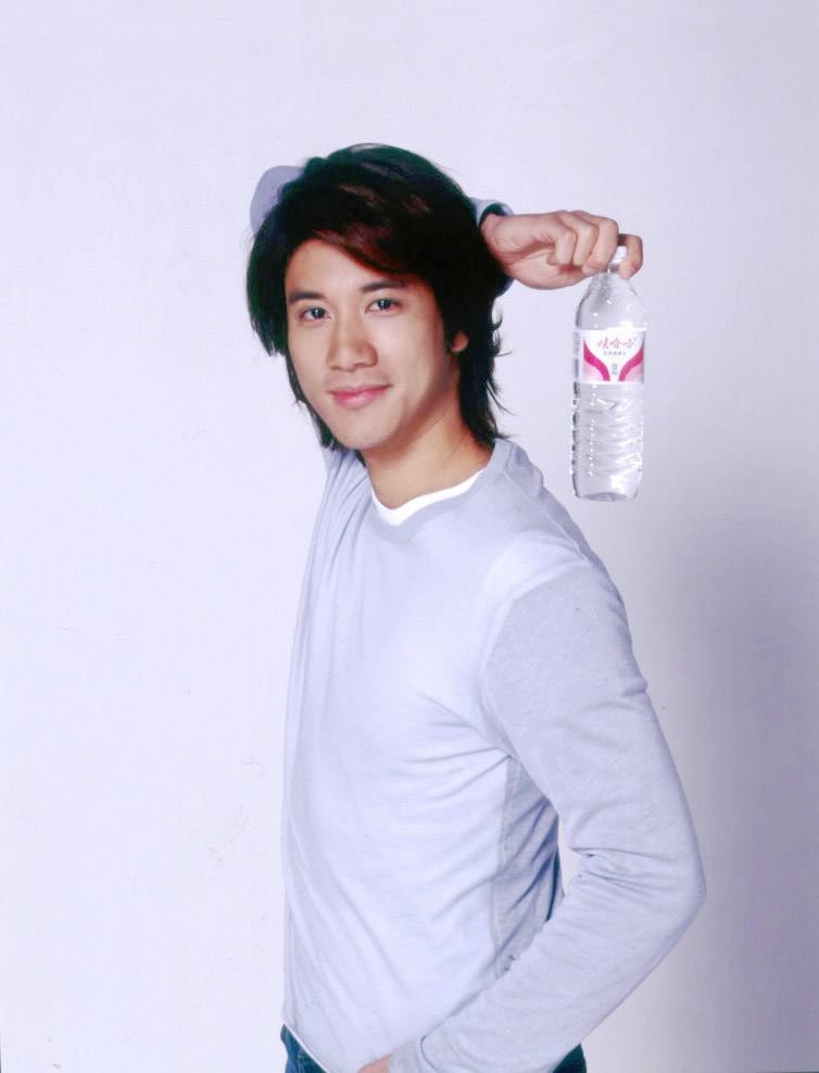 与代言人绑定了！小S女儿世袭代言头衔，娃哈哈二十年不换代言人