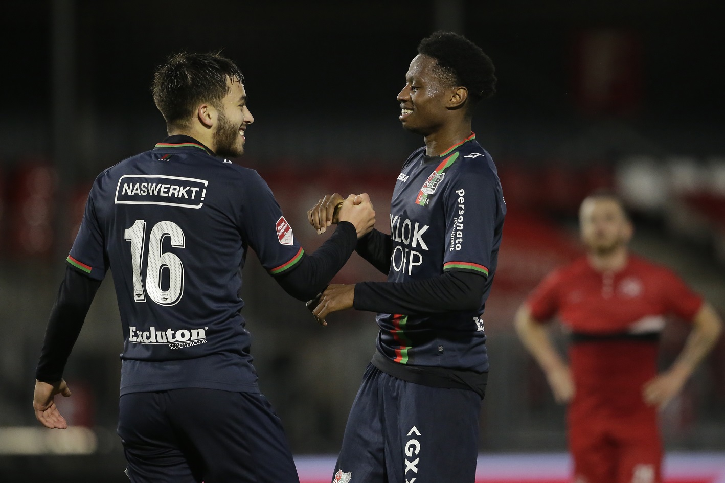 他生于德国，却成非洲国脚，本季独造8球成荷甲队大腿