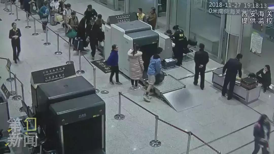 手脚共戴8块名表！留学生带35万奢侈品入境，涉嫌偷*税逃**款10余万