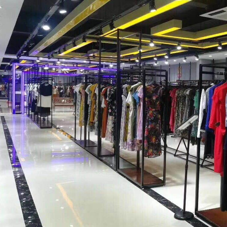 品牌折扣店到哪几家店进货靠谱呢 (品牌折扣店的货源从哪里来)