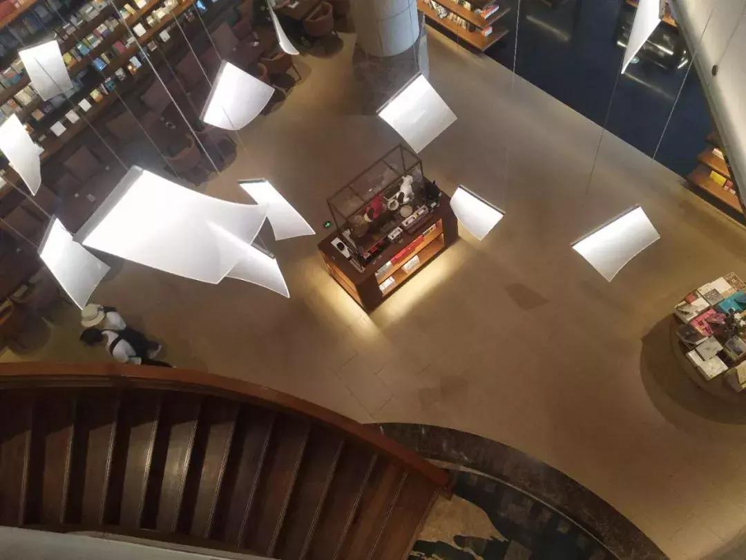 言几又书店西安迈科店,言几又迈科中心旗舰店