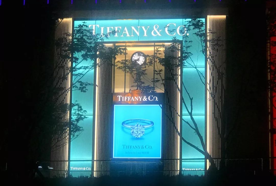 lv母公司收购珠宝巨头,lv母公司一年挣多少钱